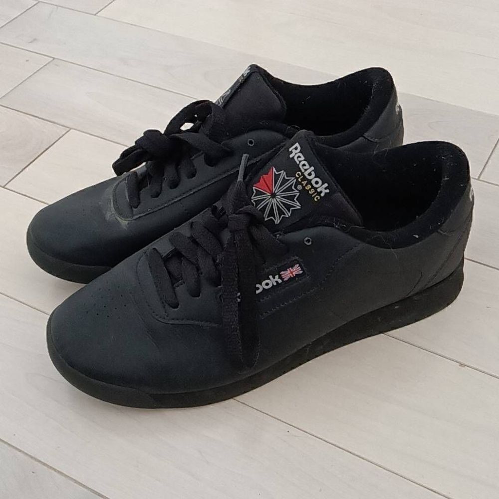 Reebok Women's Classic Princess Aerobics Low-Cut Sneakers Shoe, Black Size 8